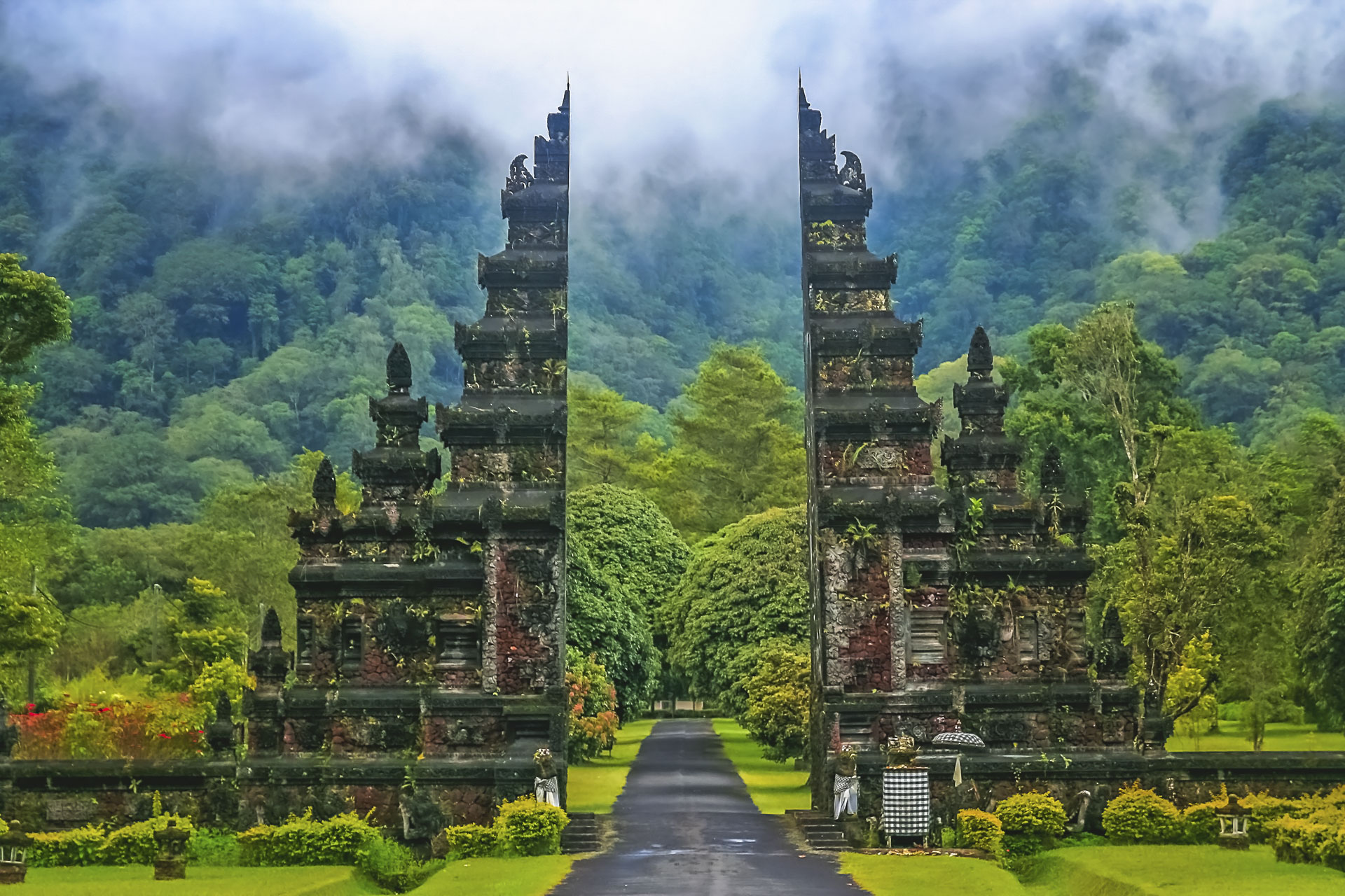 Hindu tempel Bali Indonesie, rondreis Azie | Corallium - Reisbureau Lennik en Gooik