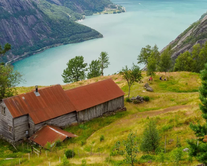 15-daagse-noorse-fjorden-cruise‑september‑2026-port-eidfjord-norway-c037-scaled